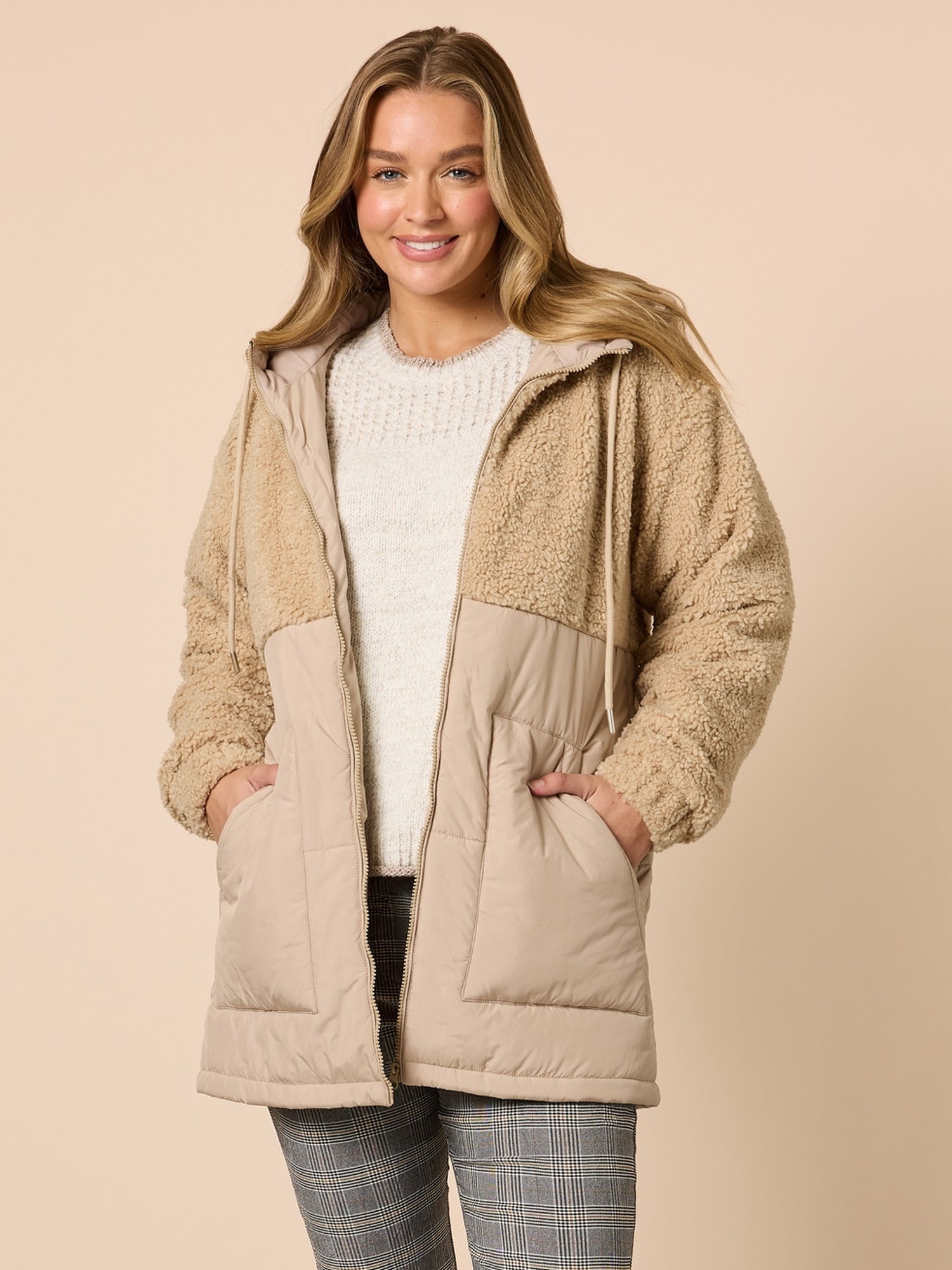 The Teddy Hooded Puffer Jacket - Natural