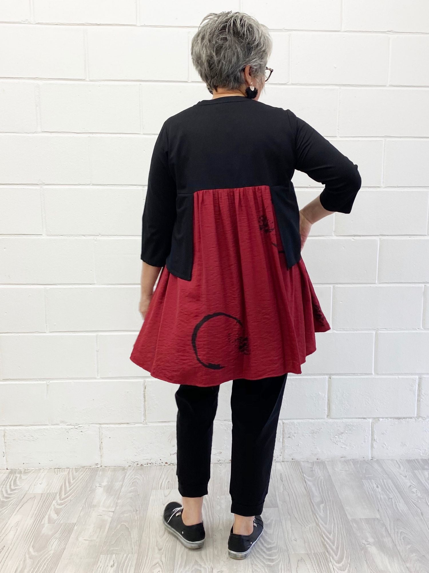 Arch Hem Spliced Top - Red