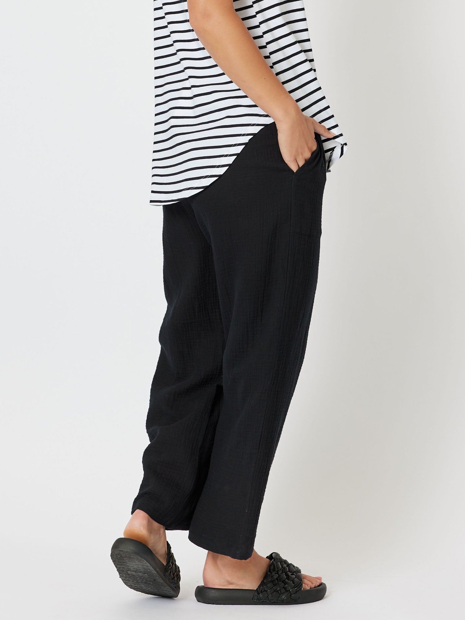 Byron Textured Cotton Wide Leg Pull On Pant - Black