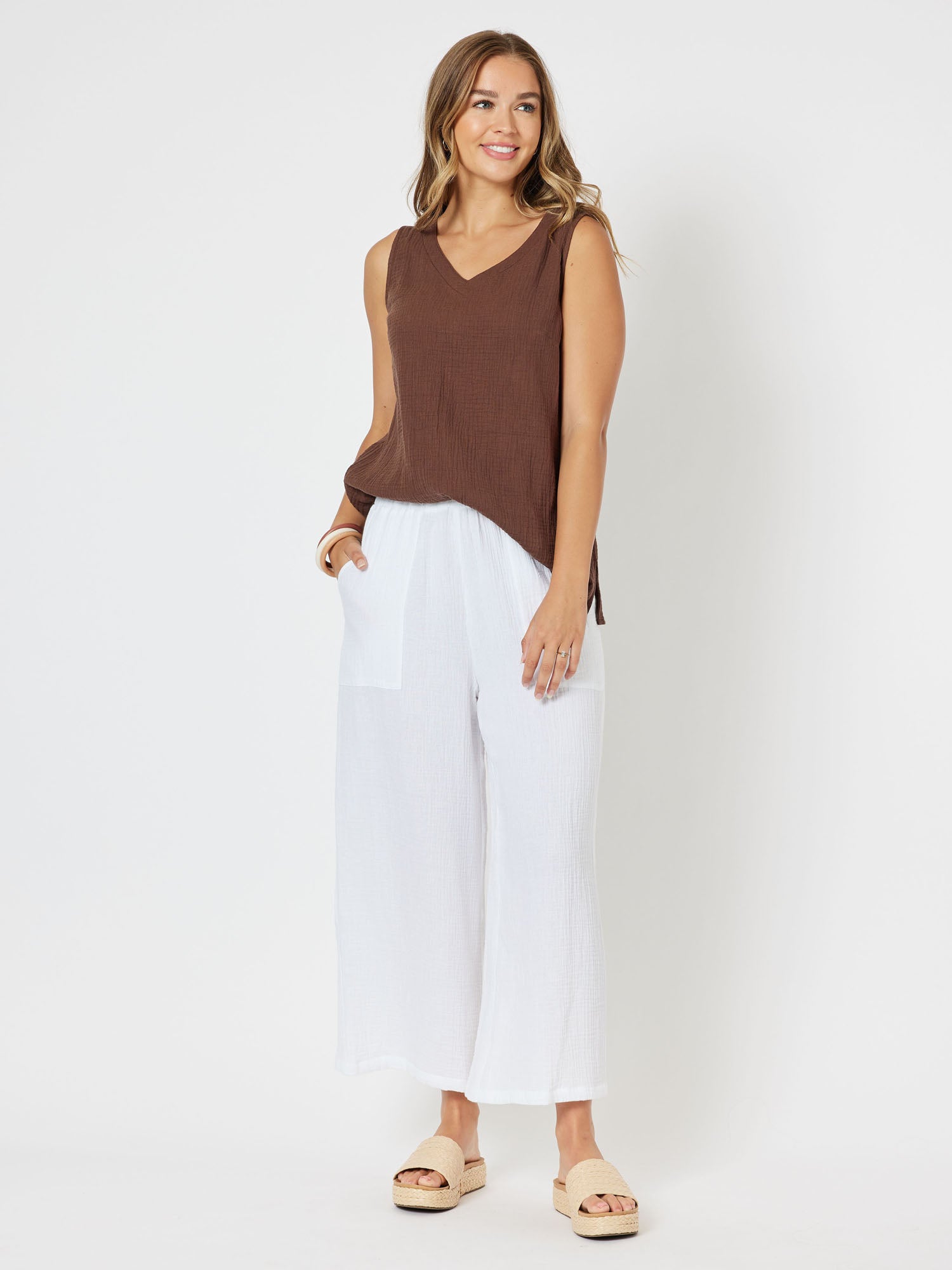 Byron Textured Cotton Wide Leg Pull On Pant - White