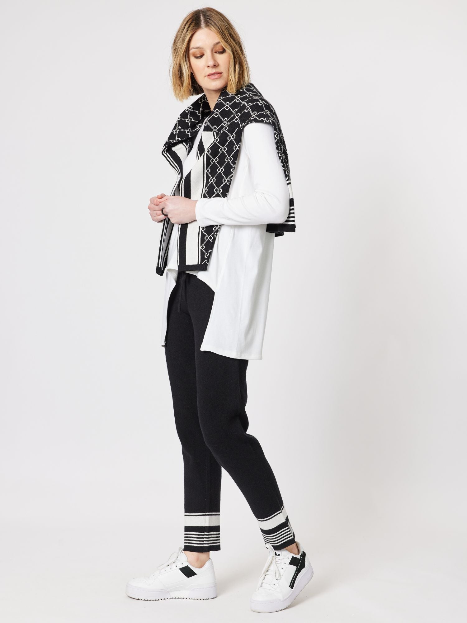 Monogram V neck Knit Top - Black