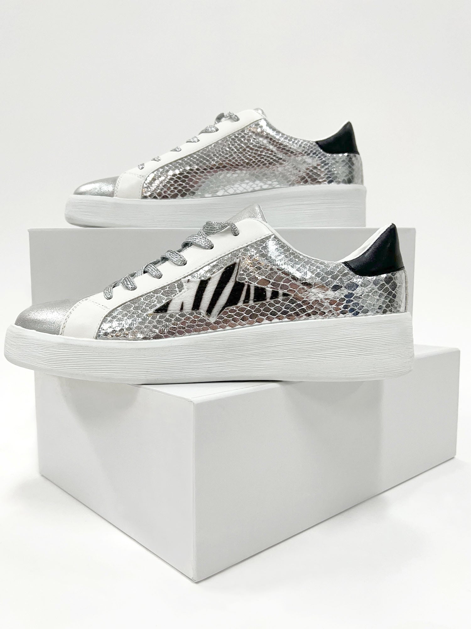 Metallic Star Sneaker - Silver
