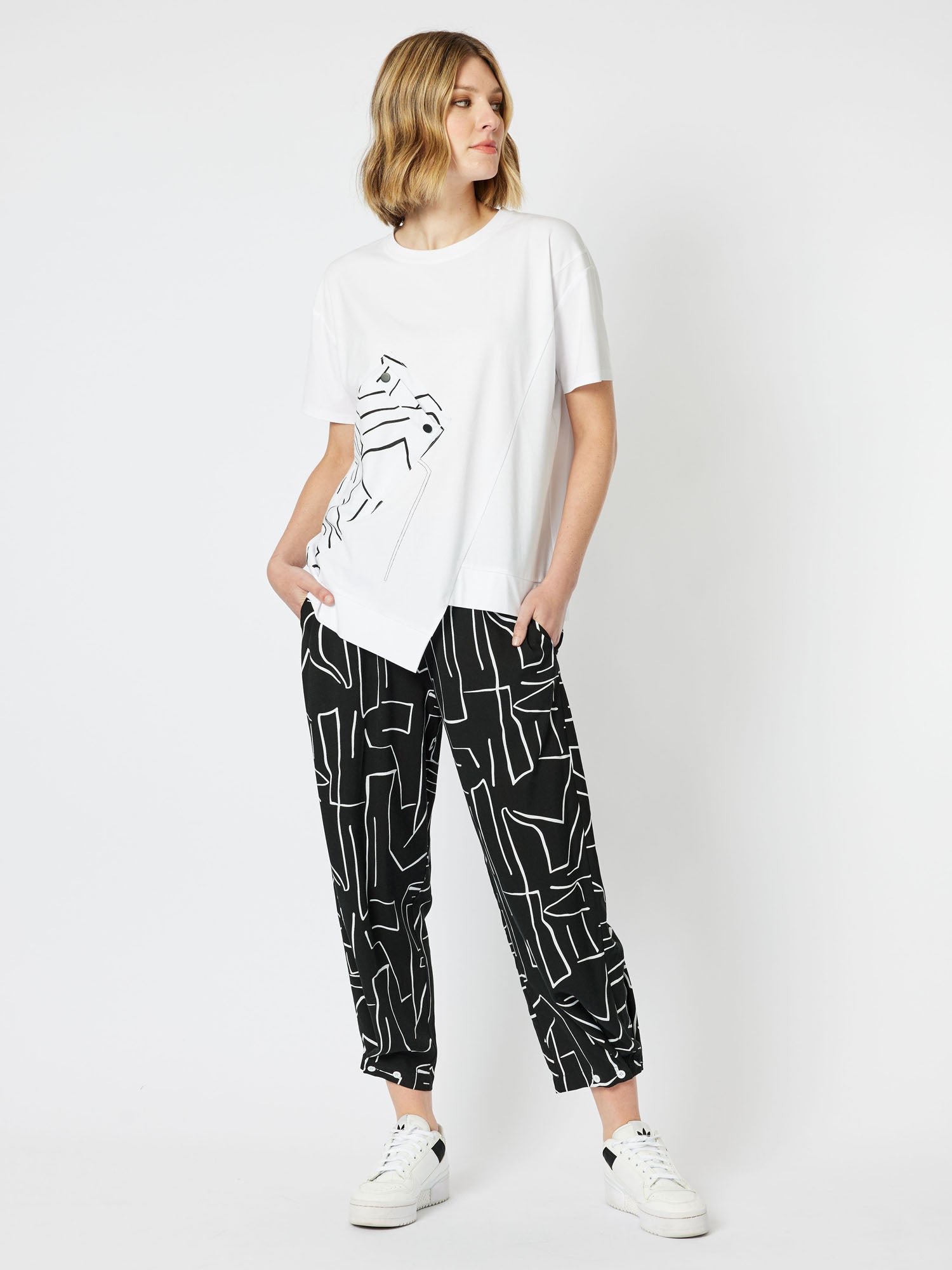 New York Stretch Knit Asymmetric Short Sleeve T-Shirt - White