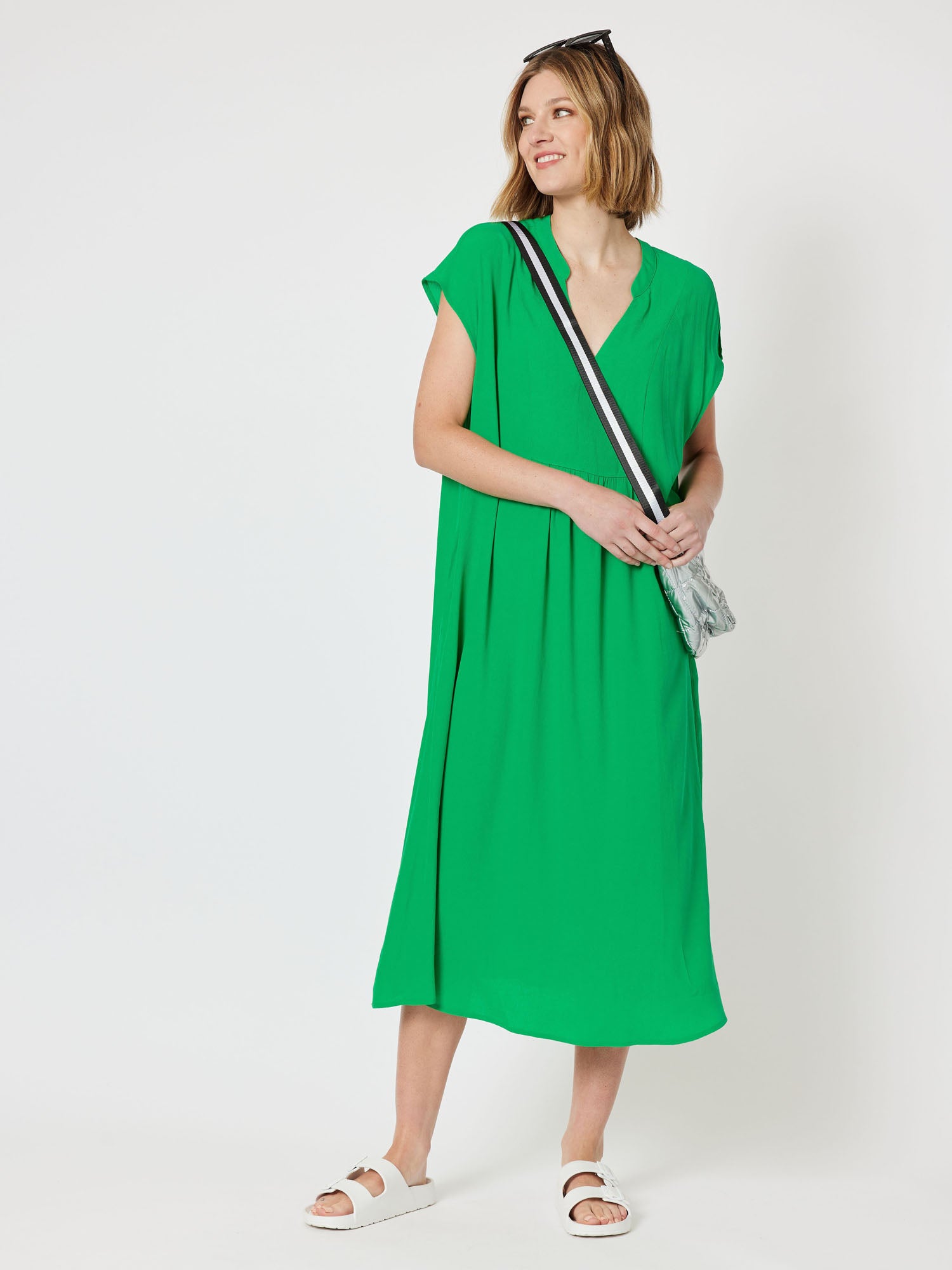 Kiani V-Neck Midi Dress - Green