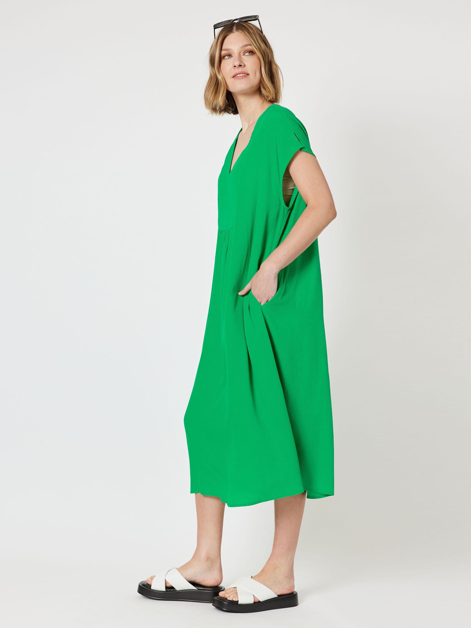 Kiani V-Neck Midi Dress - Green