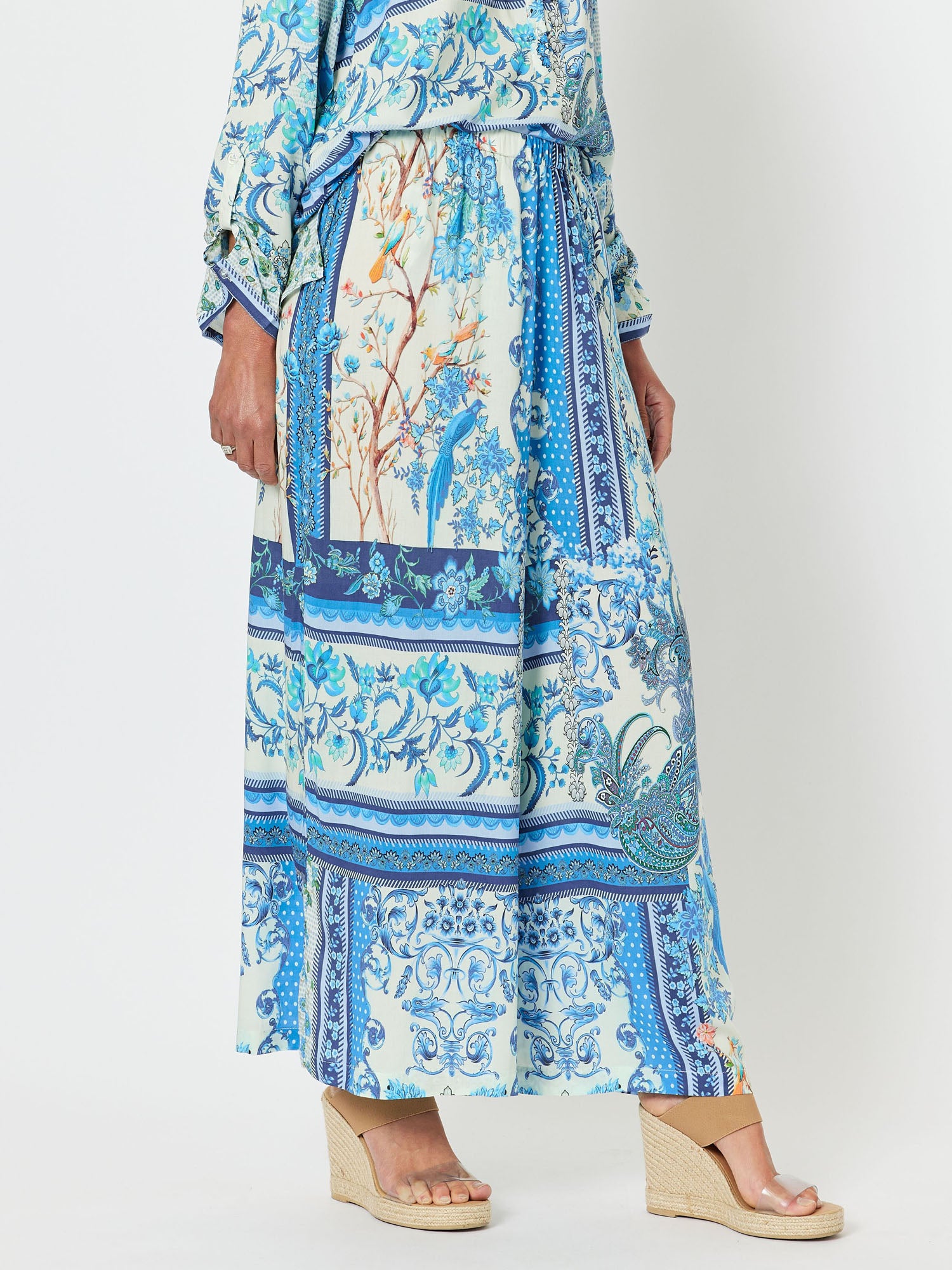 Voel Print Relaxed Wide Leg Pull On Pant - Blue