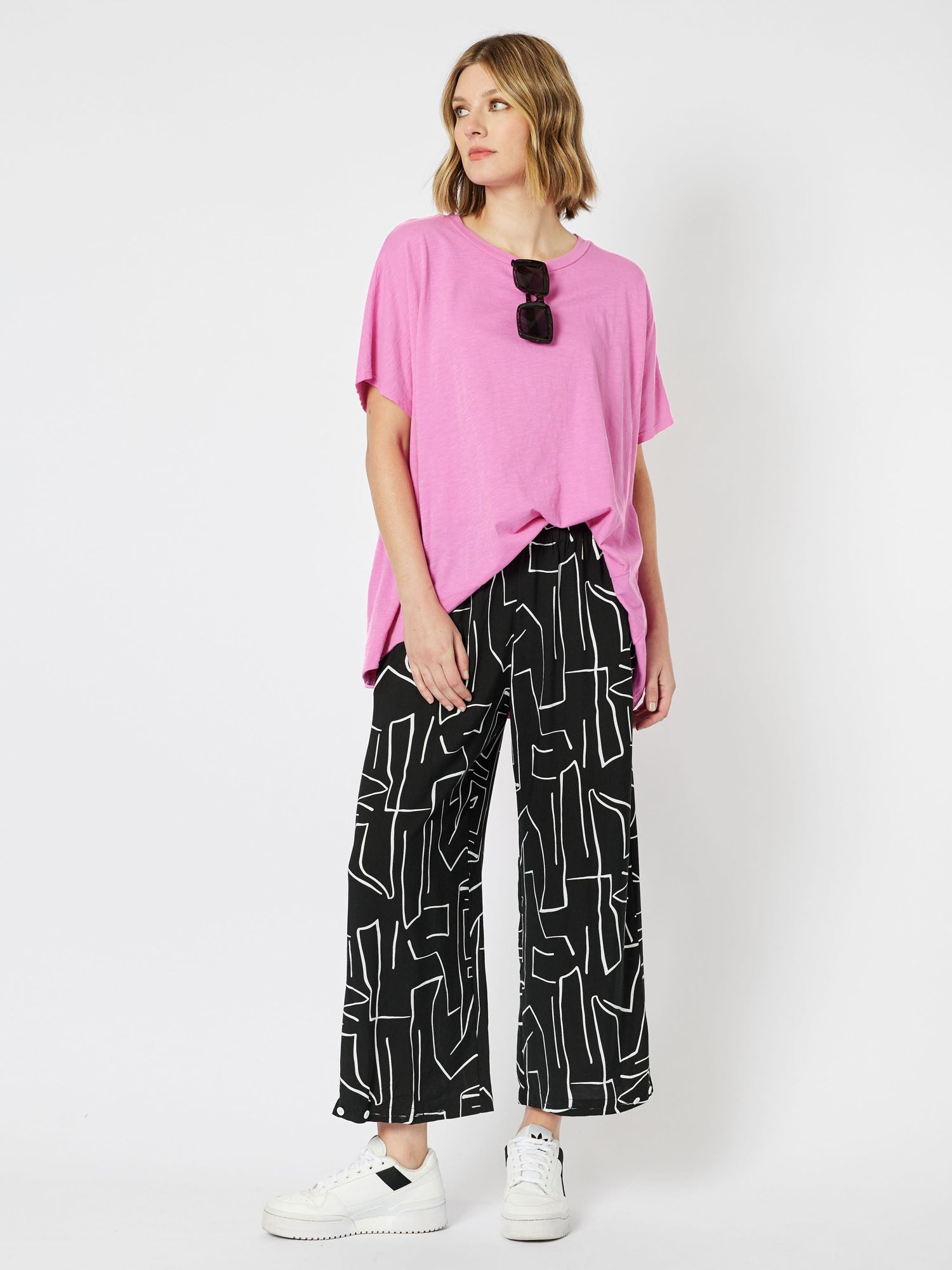 Empire Print Wide Leg Convertible 7/8 Pant - Black