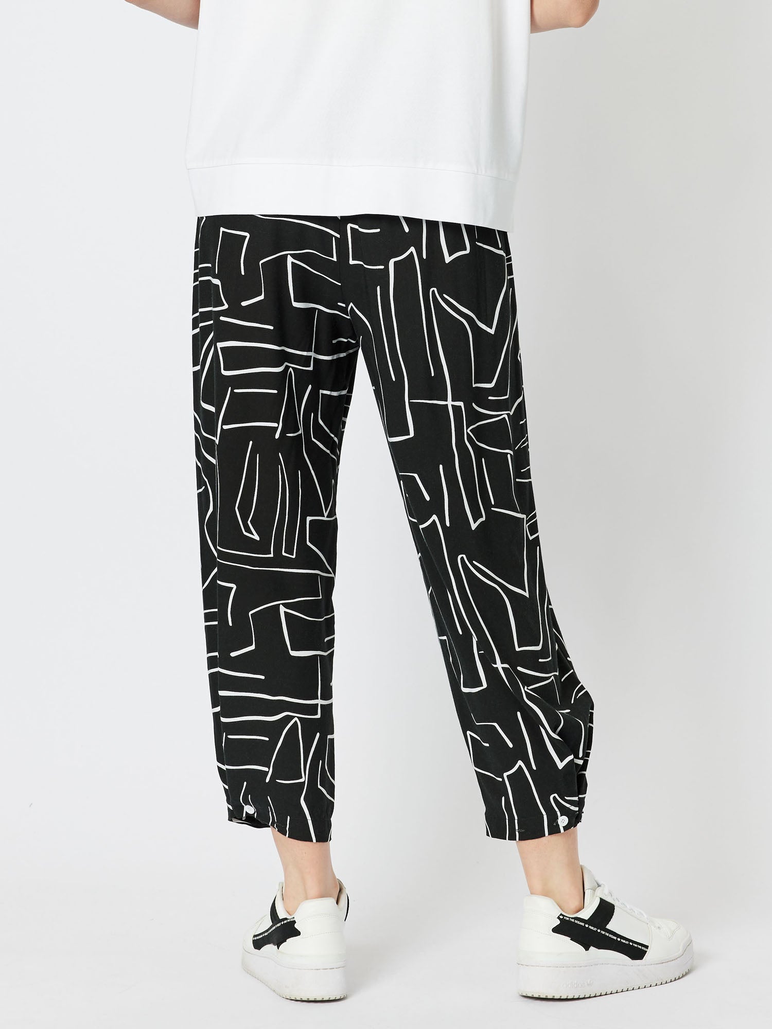 Empire Print Wide Leg Convertible 7/8 Pant - Black