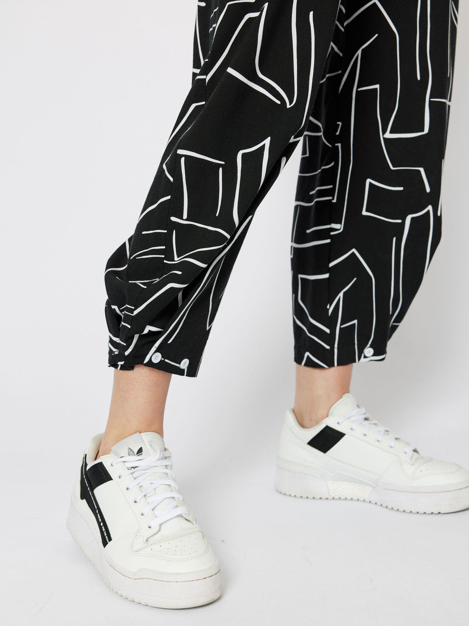 Empire Print Wide Leg Convertible 7/8 Pant - Black