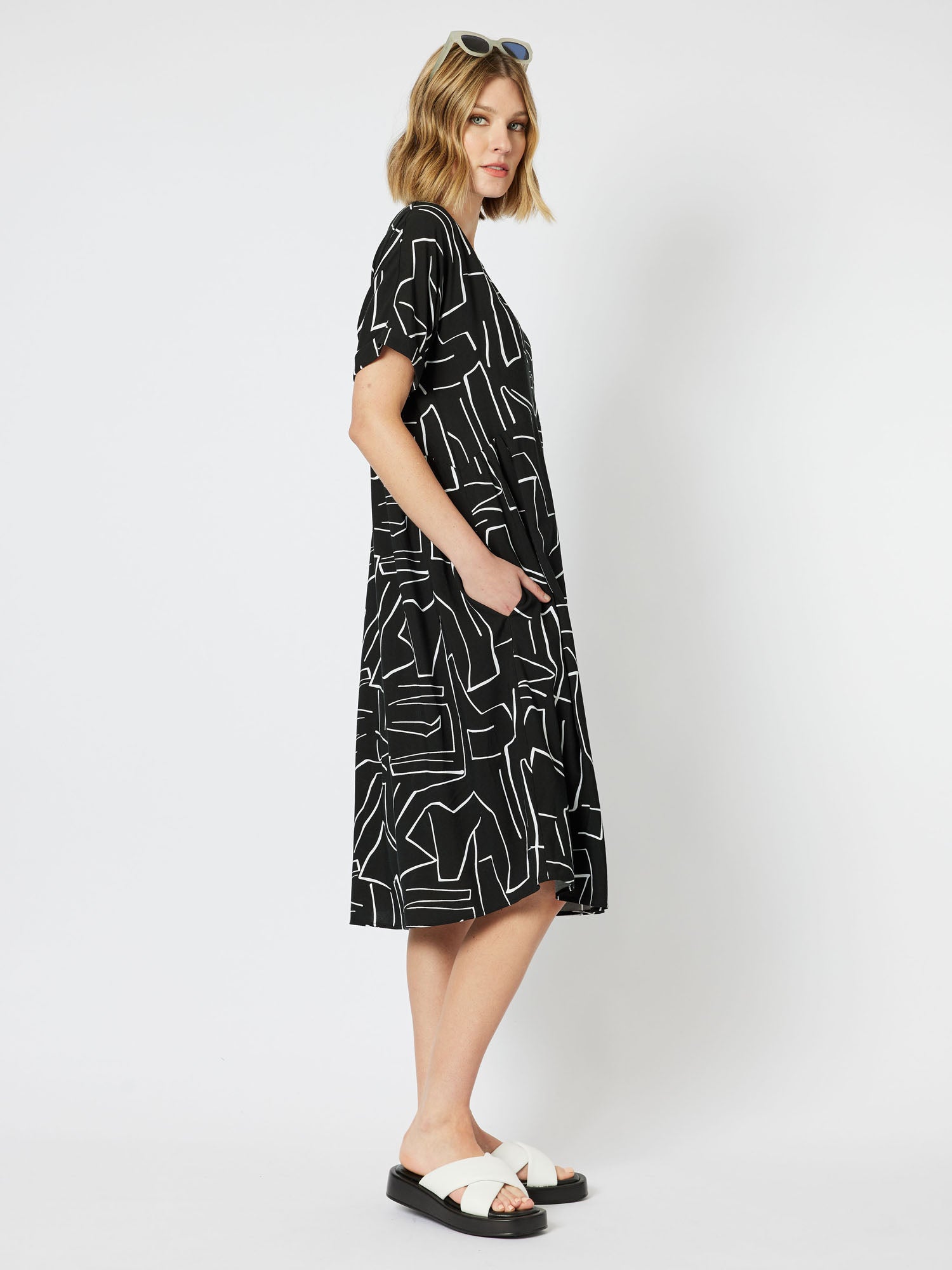 Empire Print Pocket Detail Short Sleeve Dress - Black