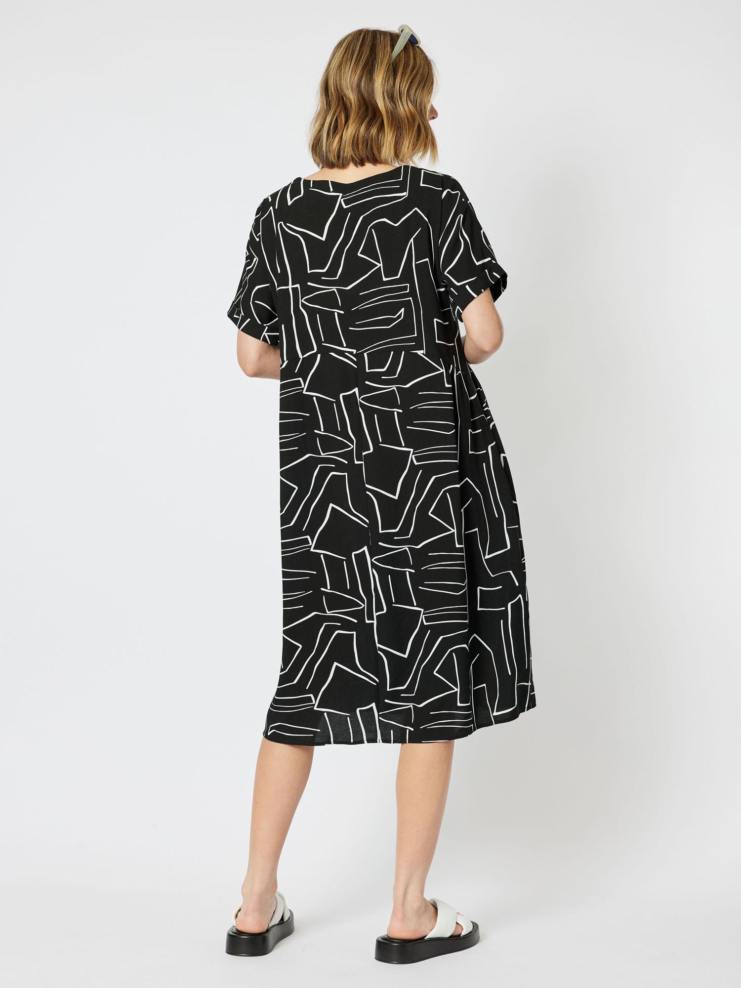 Empire Print Pocket Detail Short Sleeve Dress - Black