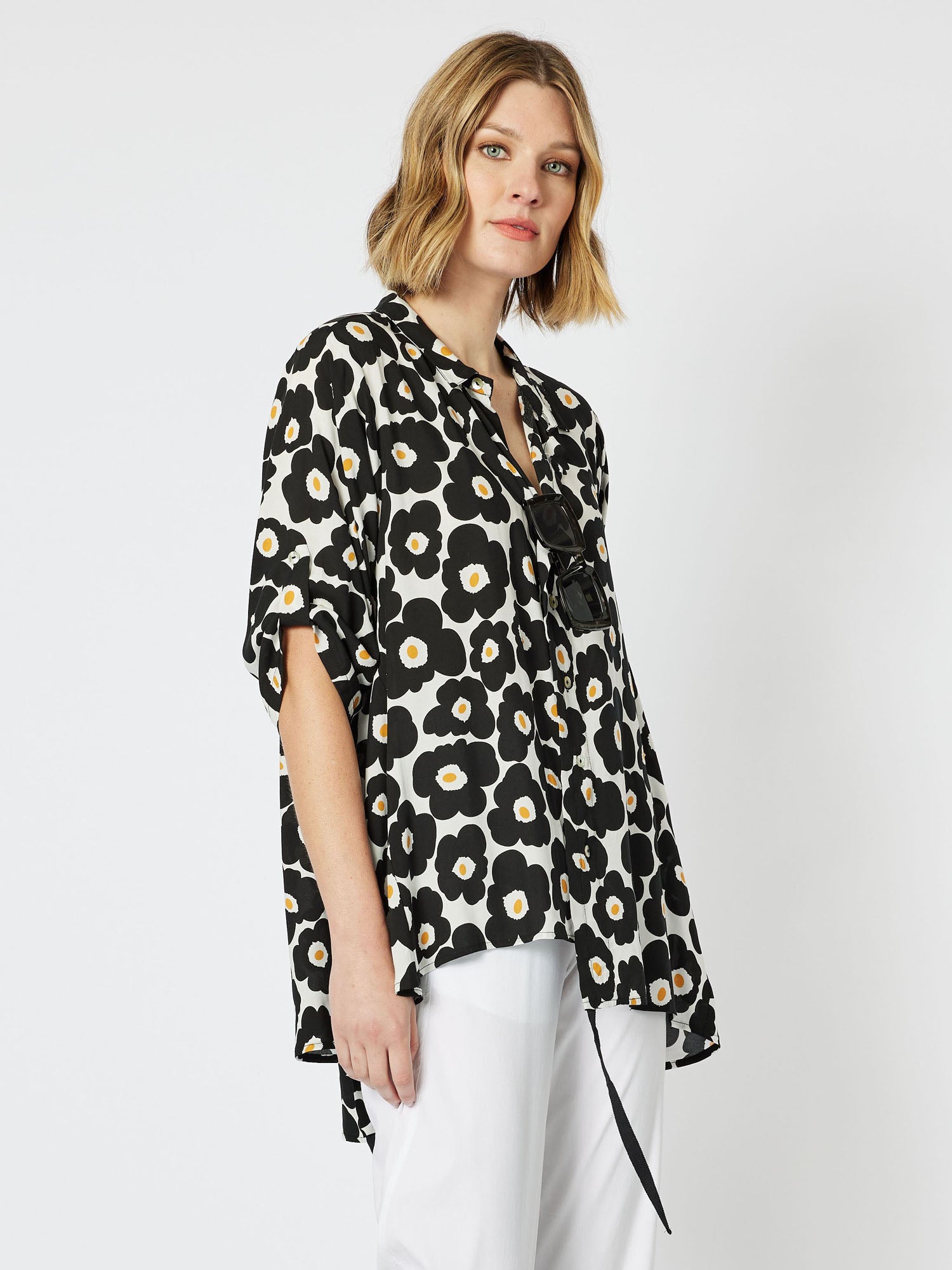 Poppy Print Asymetric Hem 3/4 Sleeve Shirt - Black/White