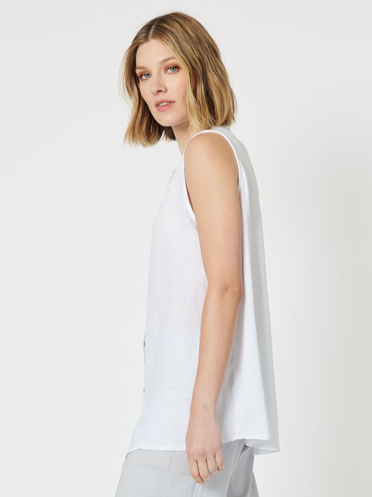 Colosseum Linen Sleeveless Button Front Top - White