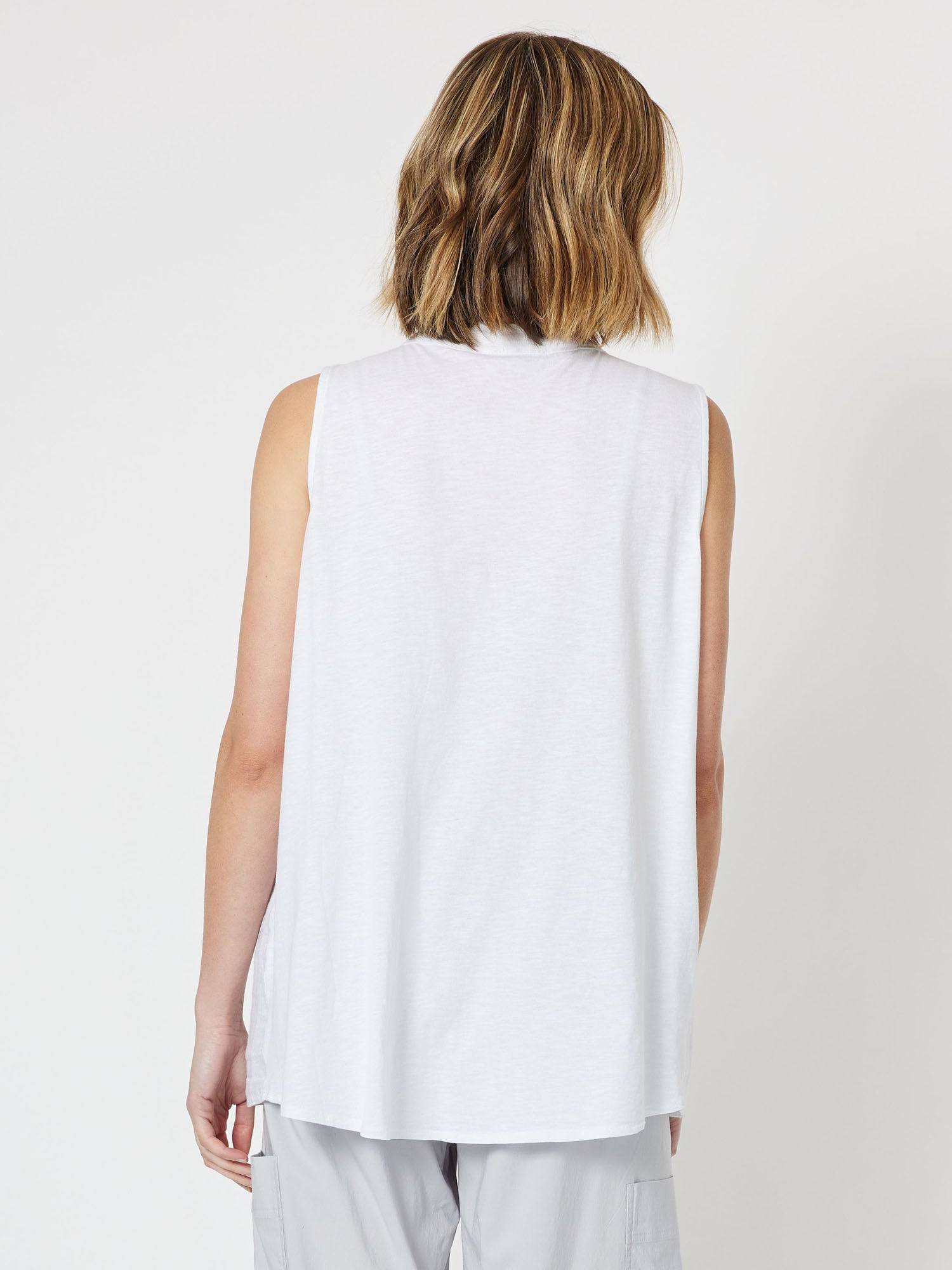 Colosseum Linen Sleeveless Button Front Top - White
