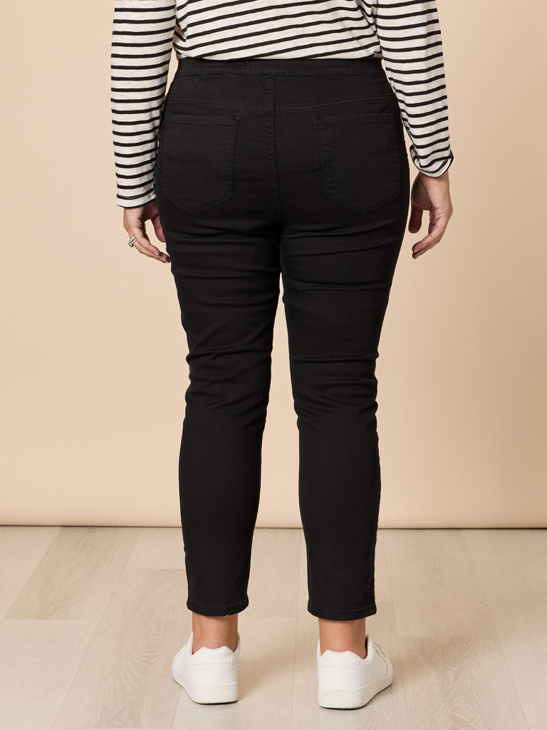 LA Distressed Pull On Stretch Denim Jean - Black RC&CO