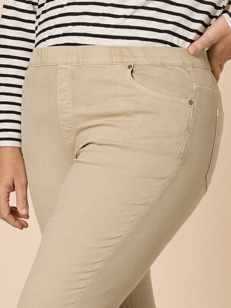 Chicago Slim Leg Jean - Natural RC&CO