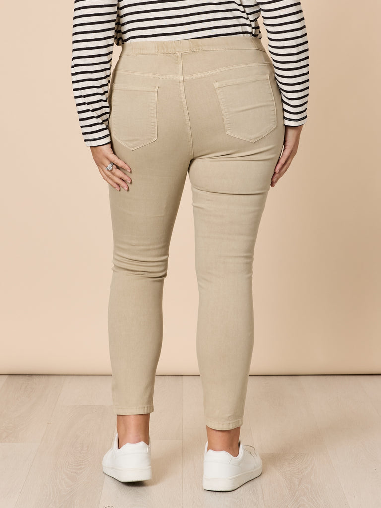 Chicago Slim Leg Jean - Natural RC&CO