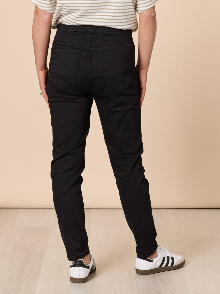 Chicago Slim Leg Jean - Black - RC&CO