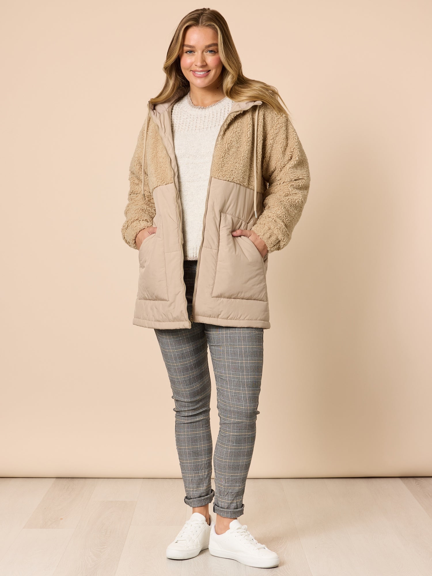 Chic Heart Knit - Ivory rc&co