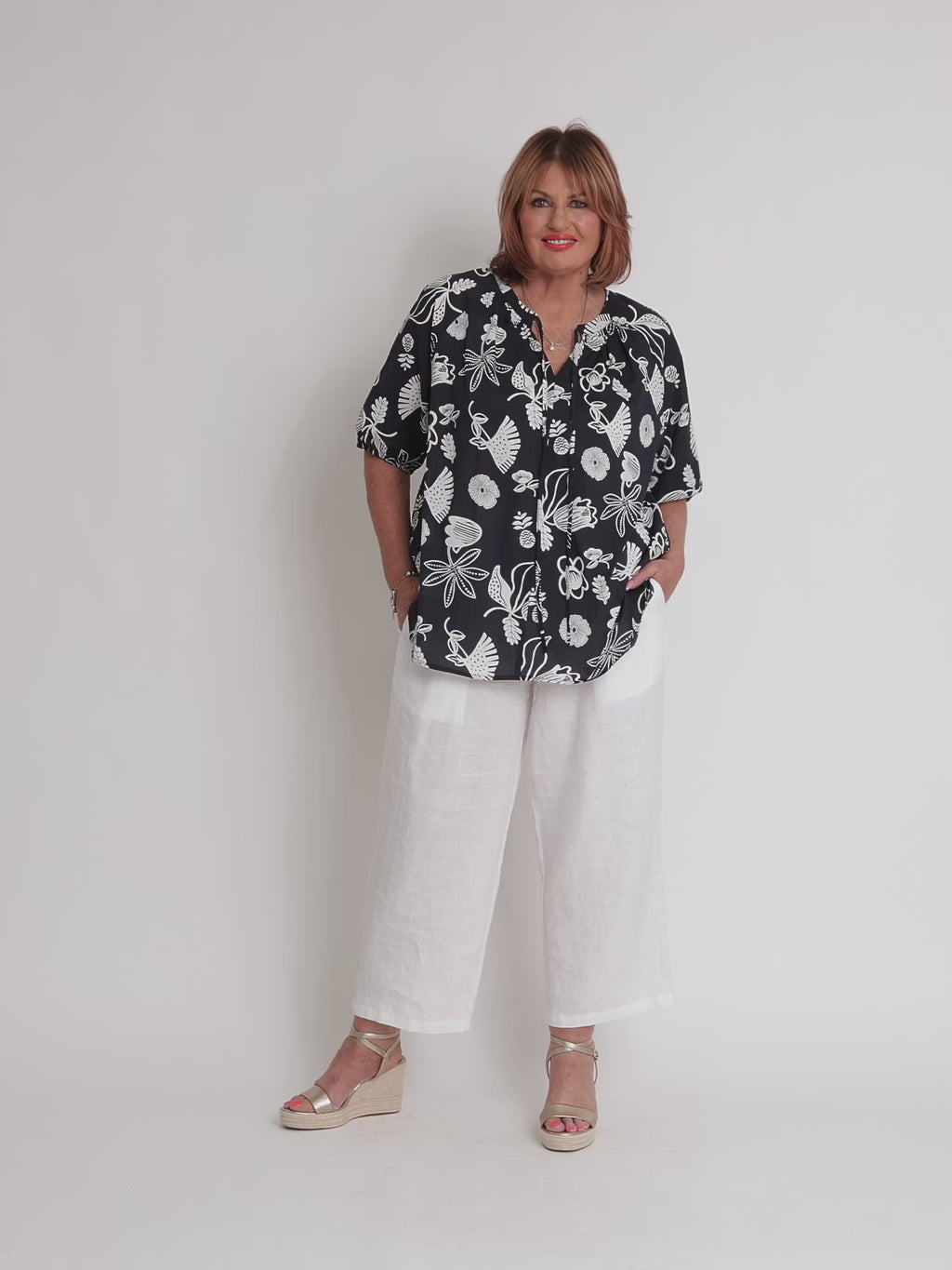 Palm Springs Floral Print Top - Navy/White rc&co
